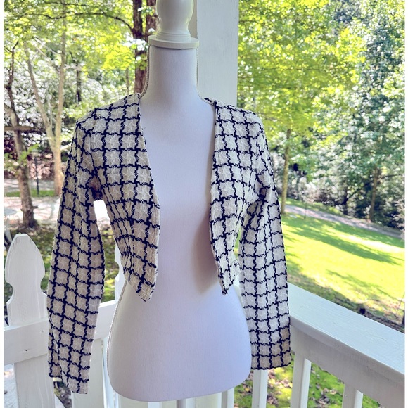 SHEIN Jackets & Blazers - Shein Black & White Textured Bolero Jacket S FREE SHIP